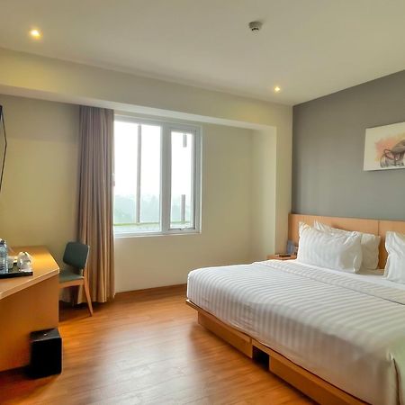 Hotel Santika Premiere Ambon Exterior photo