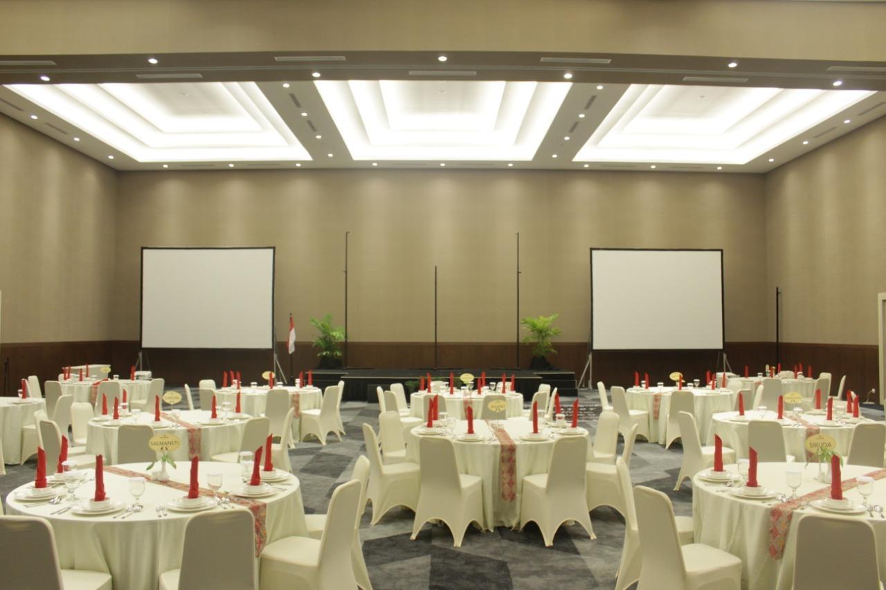Hotel Santika Premiere Ambon Exterior photo