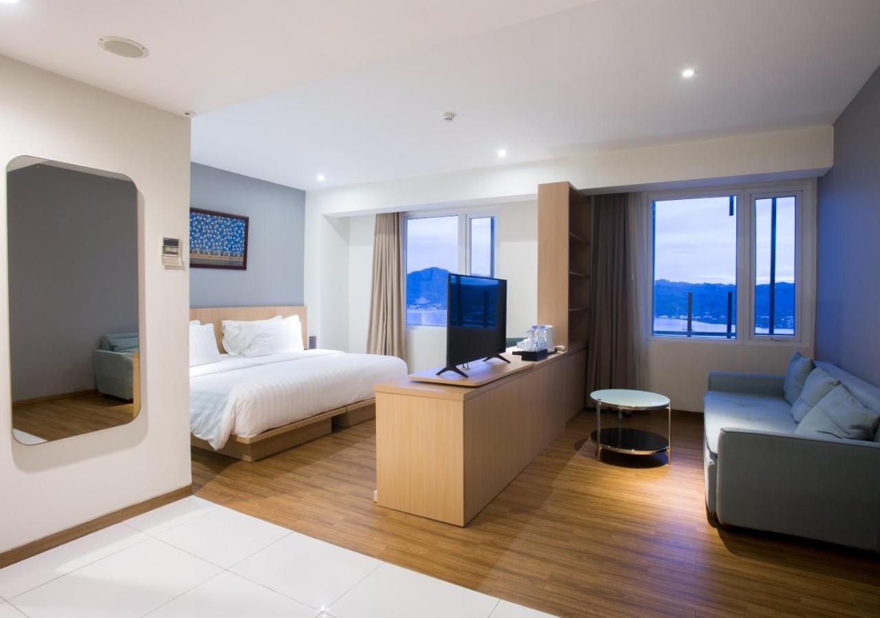 Hotel Santika Premiere Ambon Exterior photo