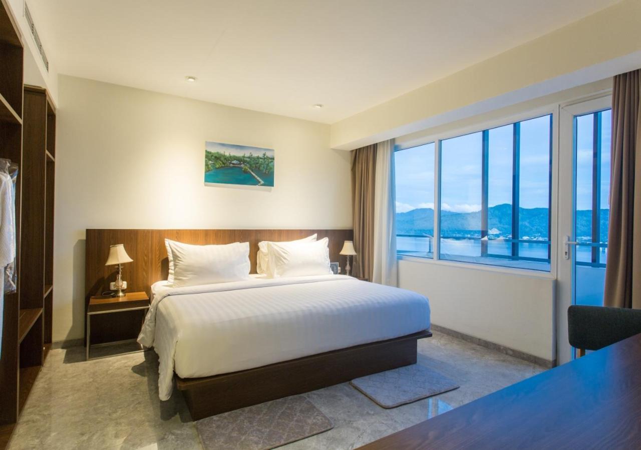 Hotel Santika Premiere Ambon Exterior photo