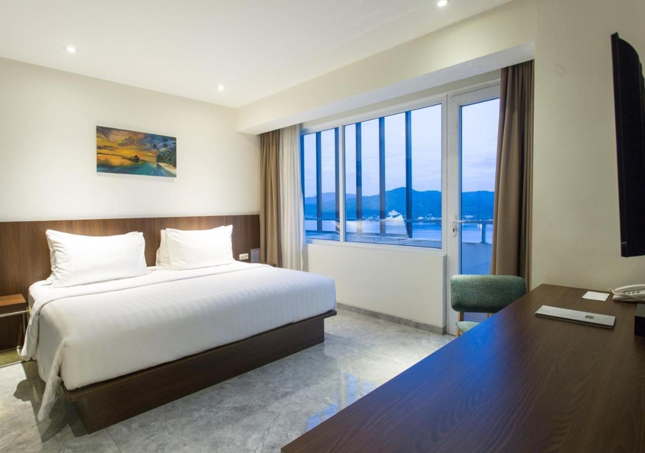 Hotel Santika Premiere Ambon Exterior photo