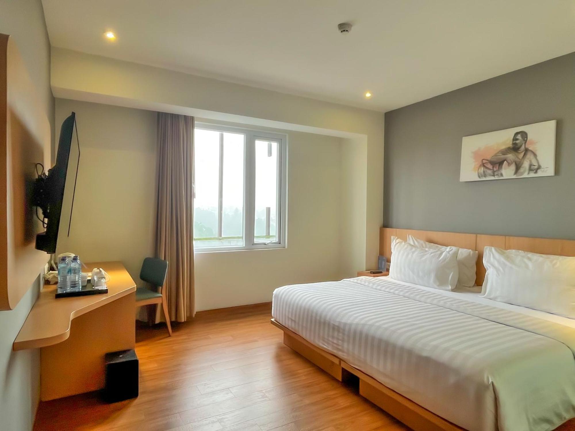 Hotel Santika Premiere Ambon Exterior photo