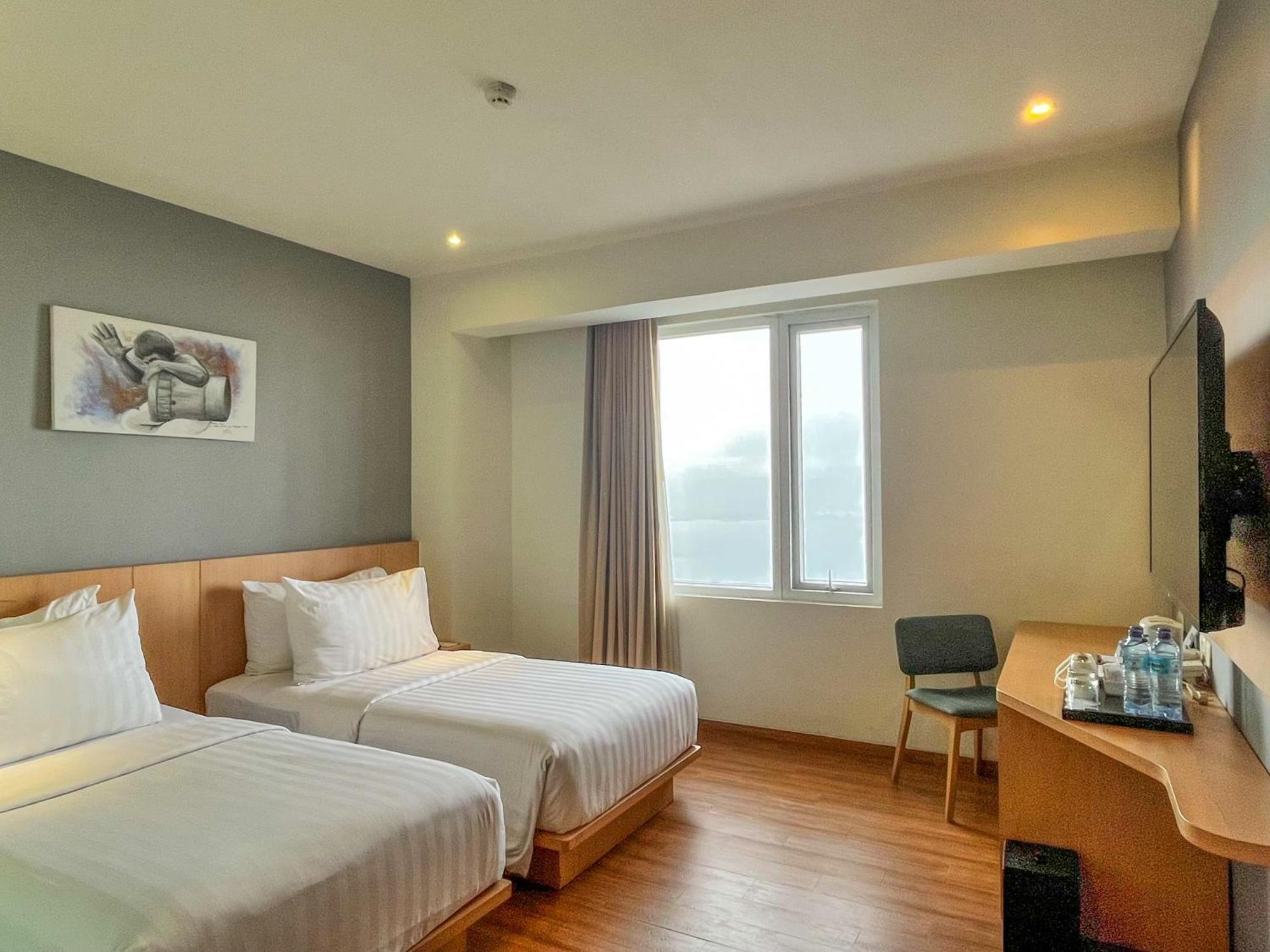 Hotel Santika Premiere Ambon Exterior photo
